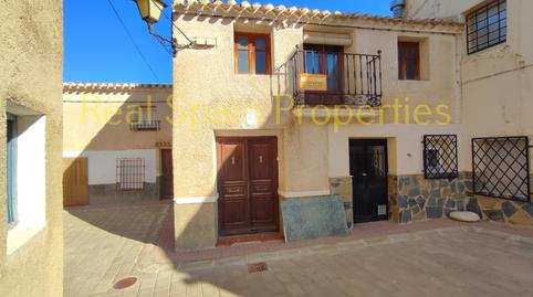 Foto 2 de Casa adosada en venta en María, Almería
