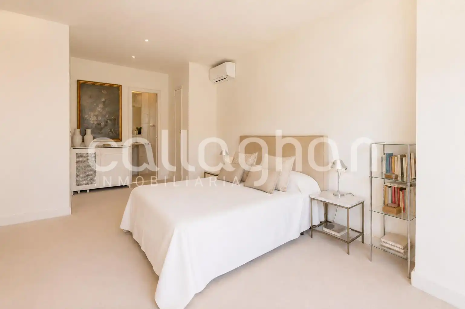 Bedroom of Flat for sale in Valencia  with Air Conditioner, Heating and Terrace