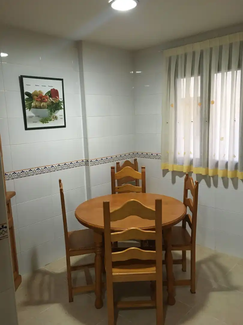 Esszimmer von Wohnung zur Miete in Cedillo del Condado mit Heizung und Möbliert