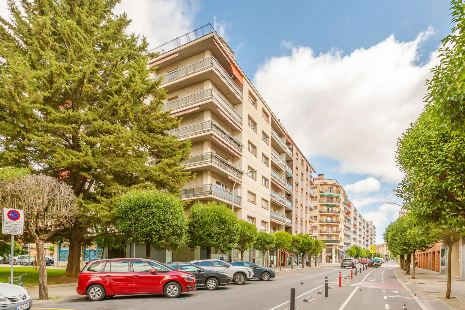 Vista exterior de Piso en venta en  Pamplona / Iruña con Calefacción y Parquet