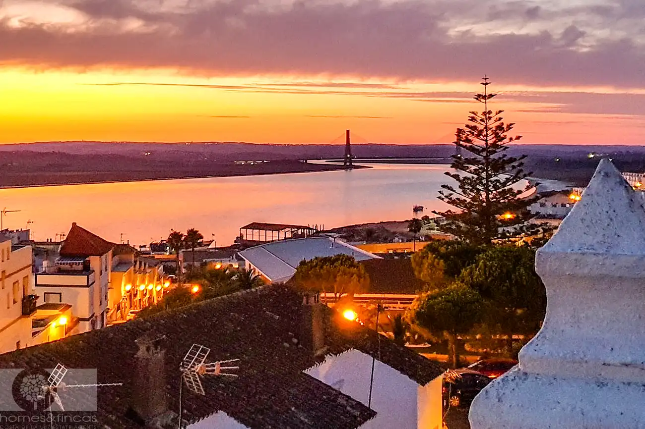 Außenansicht von Gebäude zum Verkauf in Ayamonte