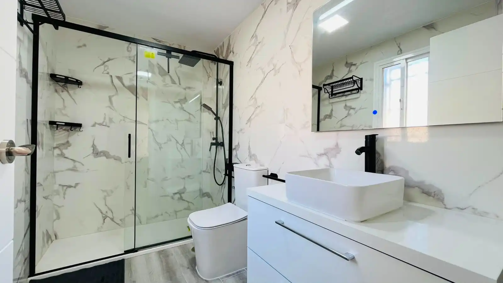 Badezimmer von Wohnung zur Miete in San Fernando mit Klimaanlage, Möbliert und Ofen