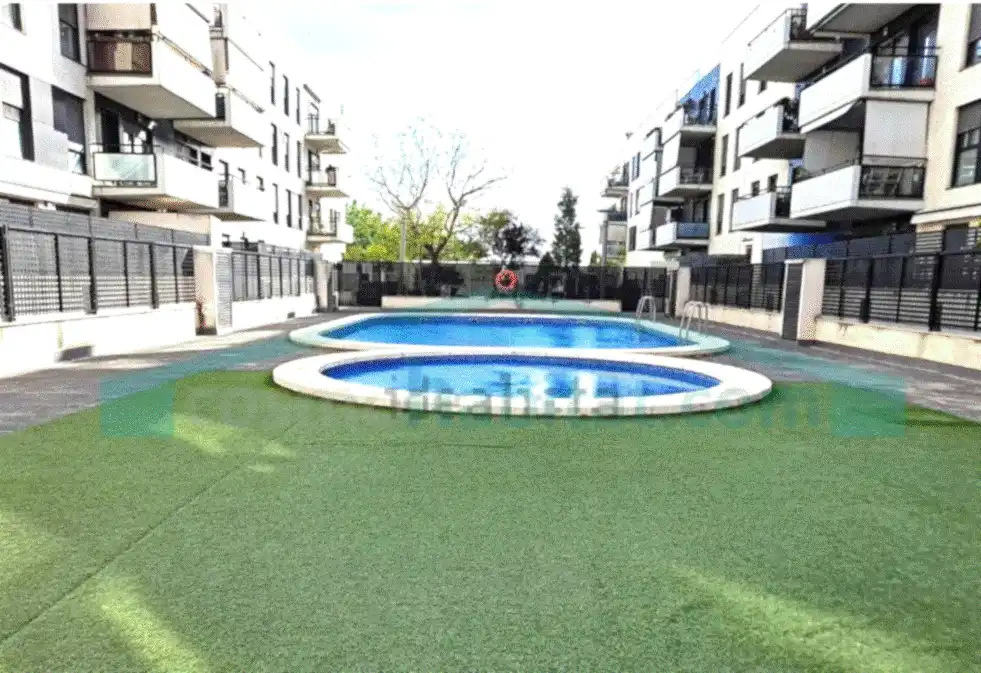 Swimming pool of Flat for sale in La Pobla de Vallbona  with Air Conditioner, Heating and Private garden