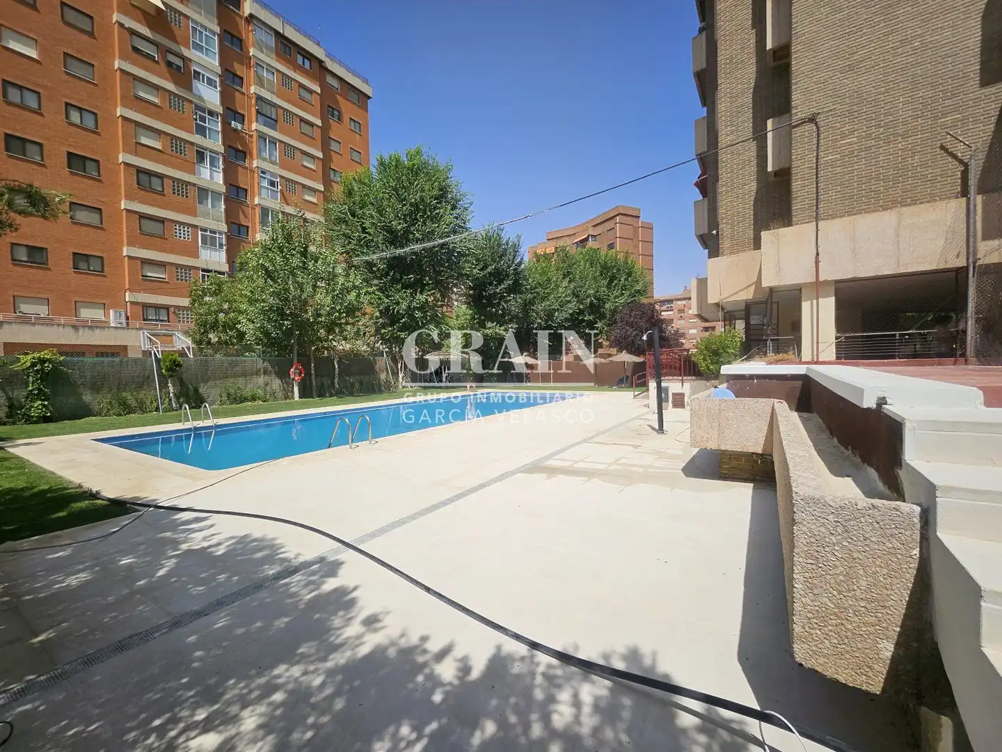 Vista exterior de Pis en venda en Albacete amb Aire condicionat, Calefacció i Piscina