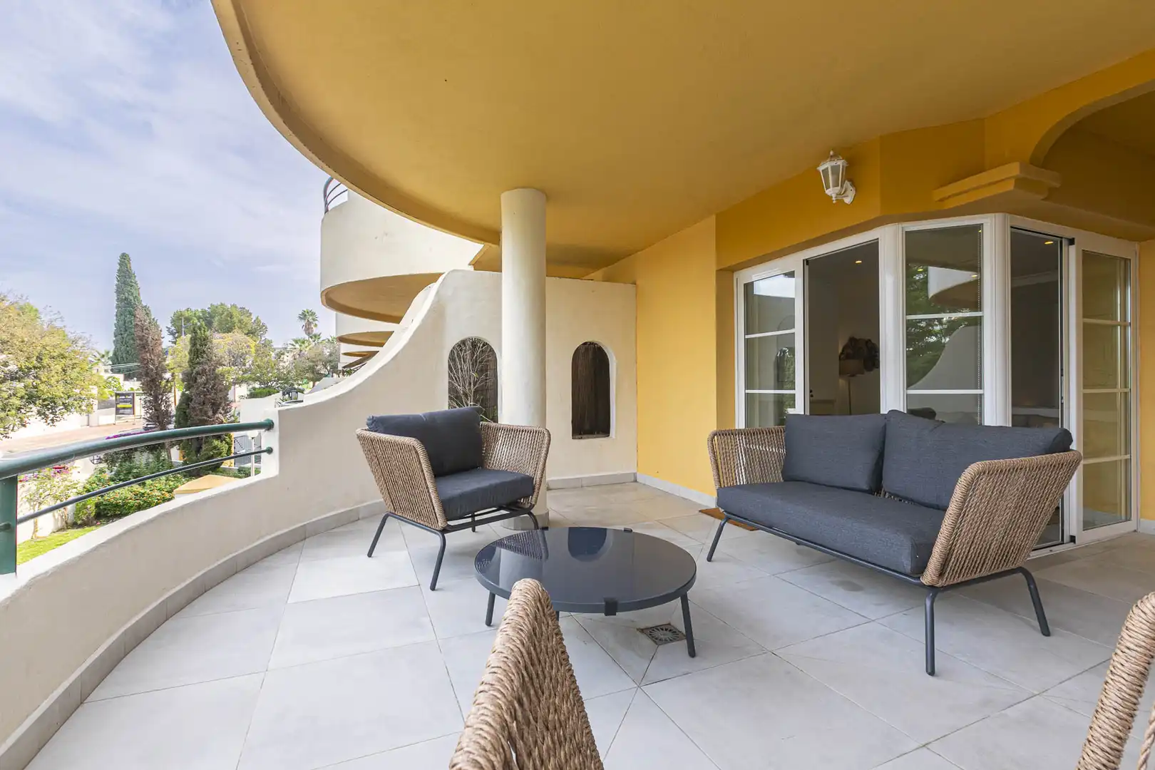 Apartament amb terrassa en venda a Nueva Andalucía, imagen 2