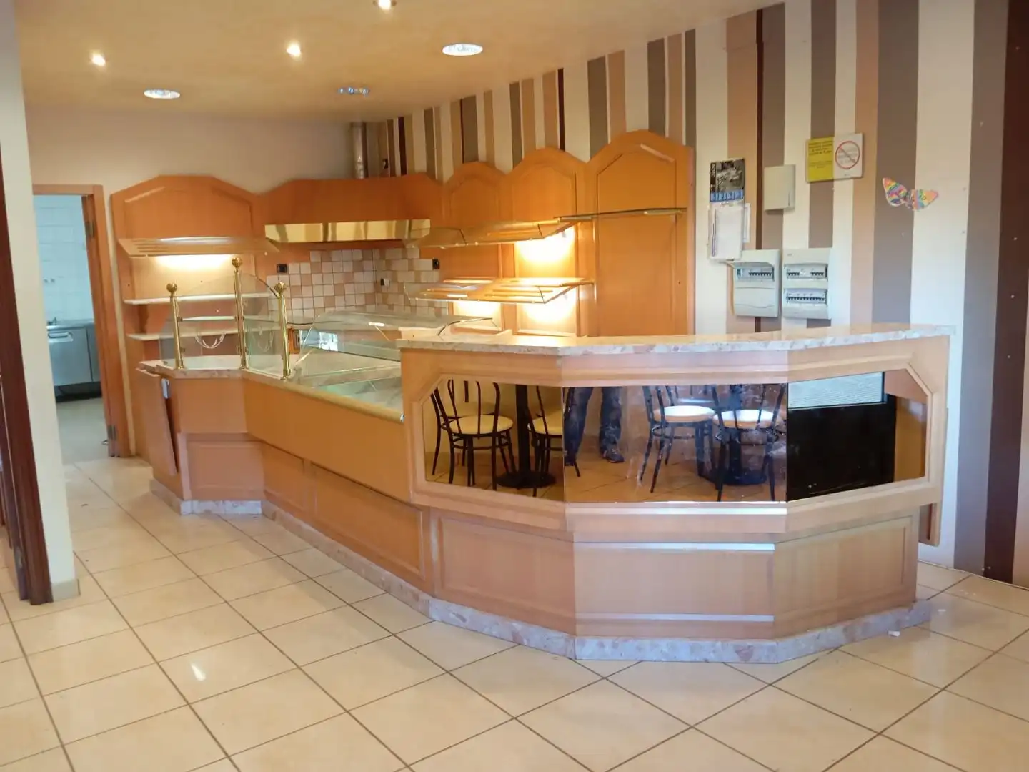 Commercial properties for rent in Cambre   with Furnished