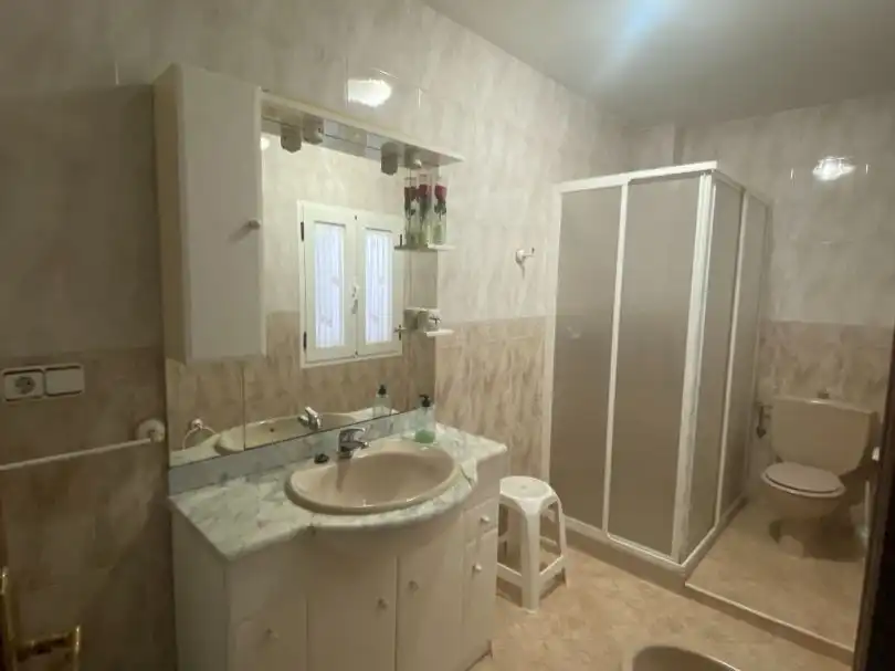 Badezimmer von Wohnung zur Miete in Baeza, Jaén