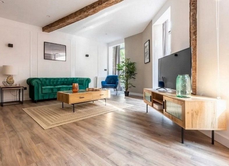 Sala d'estar de Apartament de lloguer en Bilbao  amb Aire condicionat, Calefacció i Parquet