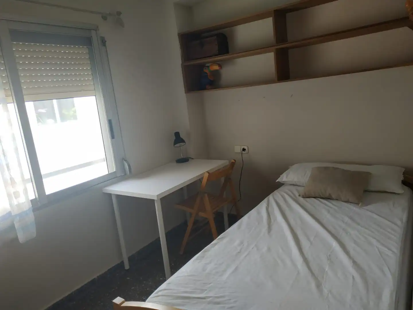 Habitación de Piso de alquiler en Valencia con Amueblado, Horno y Lavadora