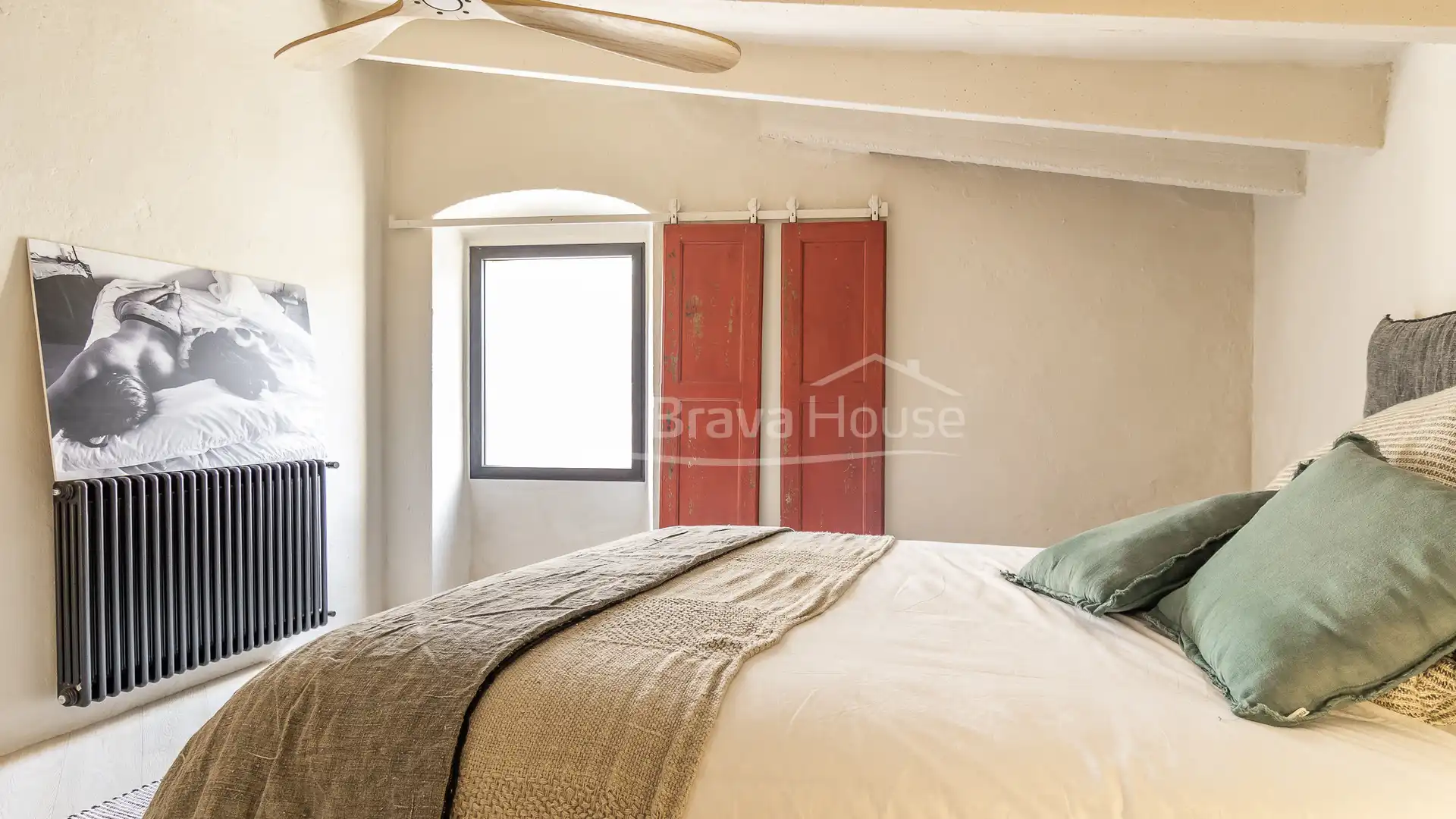 Schlafzimmer von Country house zum Verkauf in Ventalló mit Klimaanlage, Heizung und Privatgarten