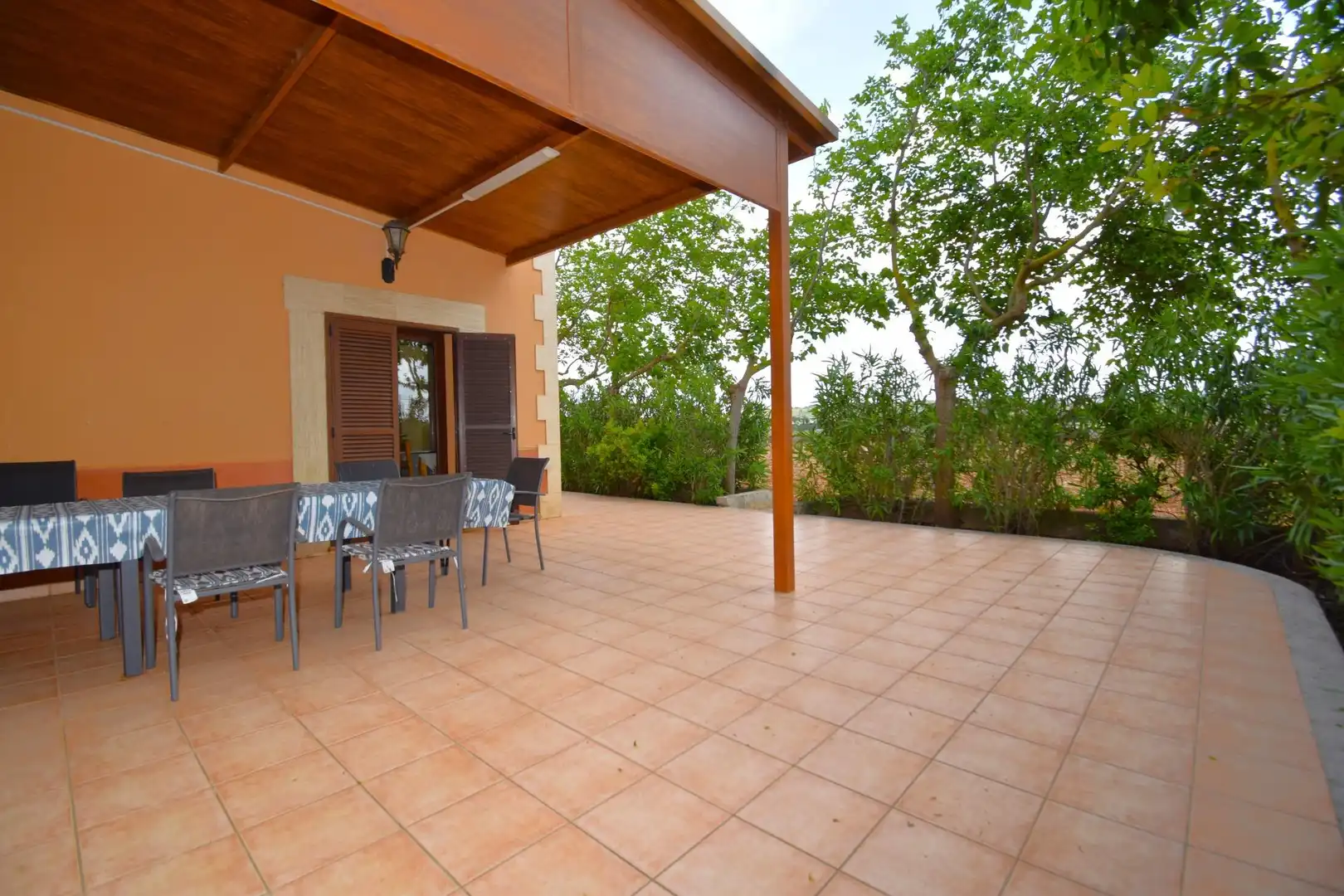 Terrasse von Country house zur Miete in Sa Pobla mit Privatgarten, Terrasse und Möbliert