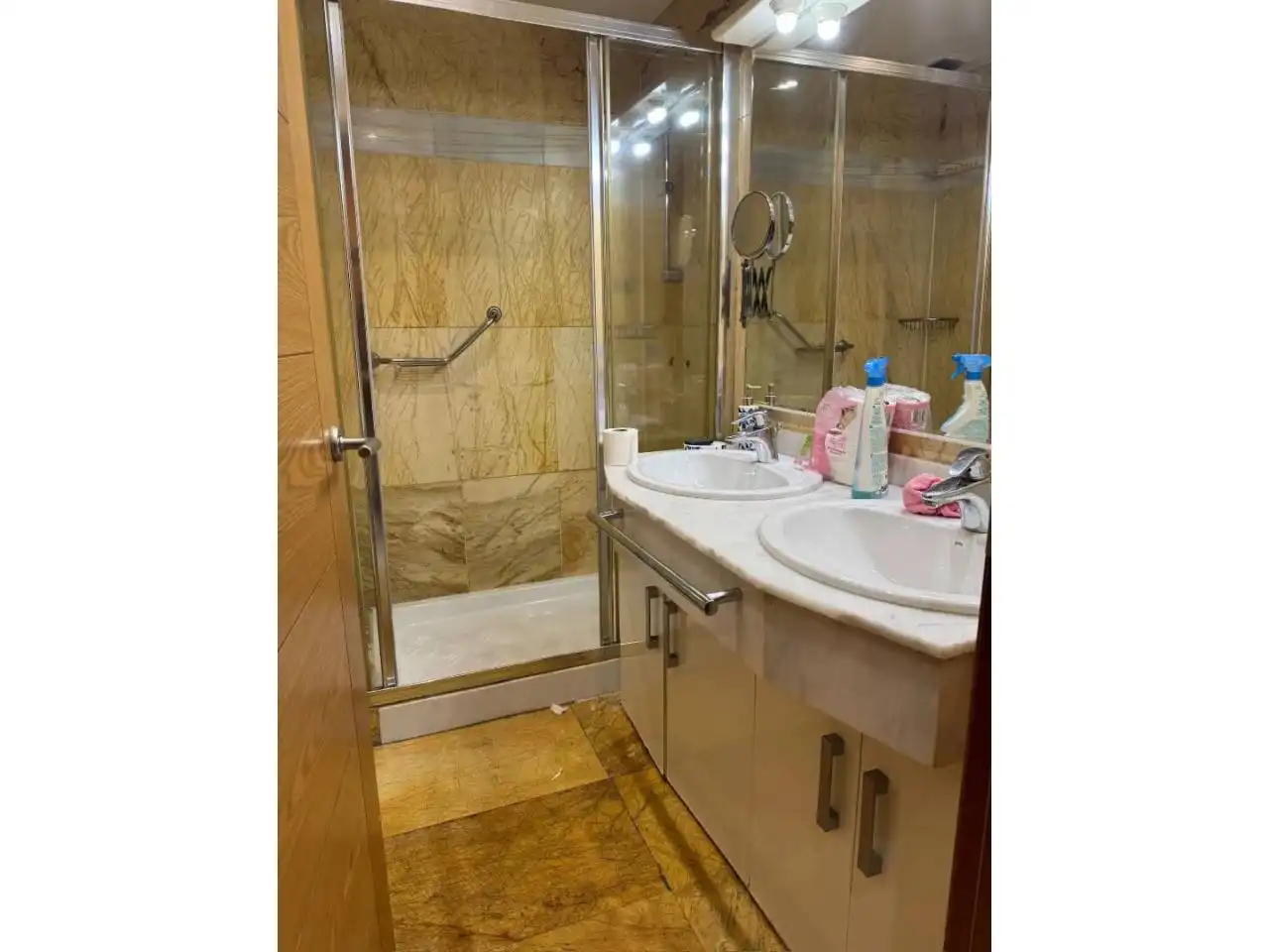 Baño de Estudio en venta en Barcelona con Aire acondicionado, Amueblado y Alarma