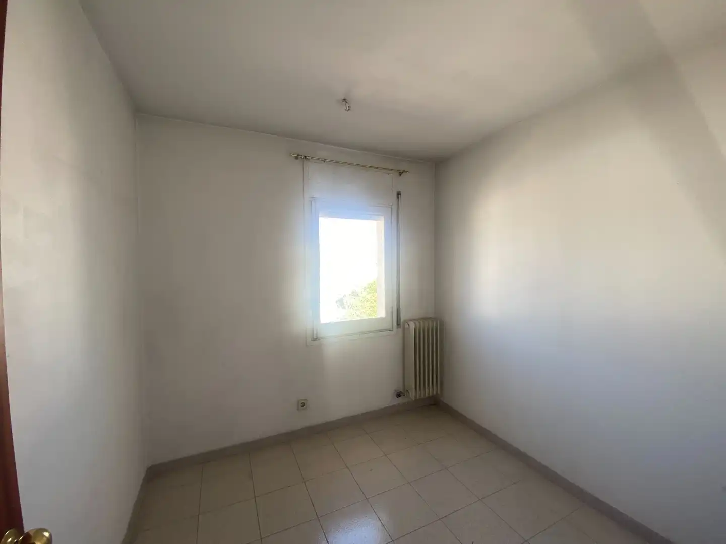 Habitación de Casa adosada en venta en Girona con Calefacción, Jardín privado y Terraza