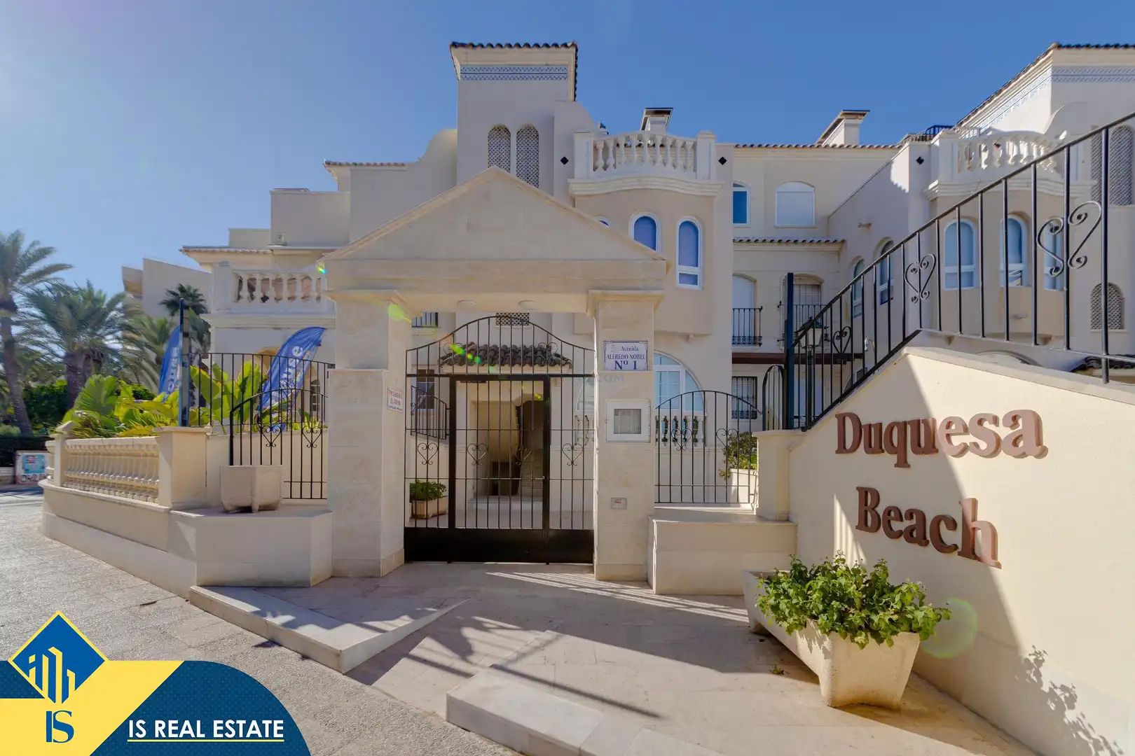 Apartamento con piscina en venta en Playa de los Locos, imagen 41