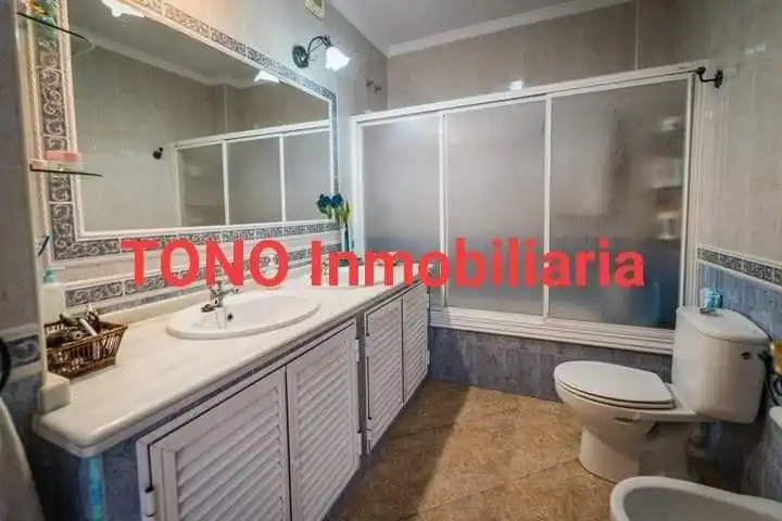 Bathroom of Houses for sale in Écija  with Air Conditioner, Terrace and Storage room
