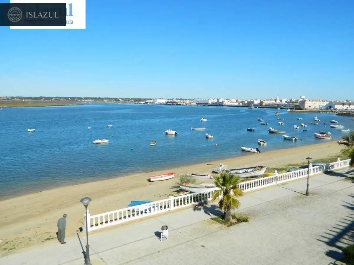 Casa adosada en venda en Isla Cristina amb Terrassa, Traster i Moblat