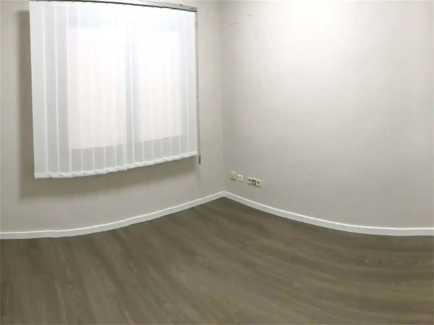 Habitación de Oficina de alquiler en Polígono Industrial 