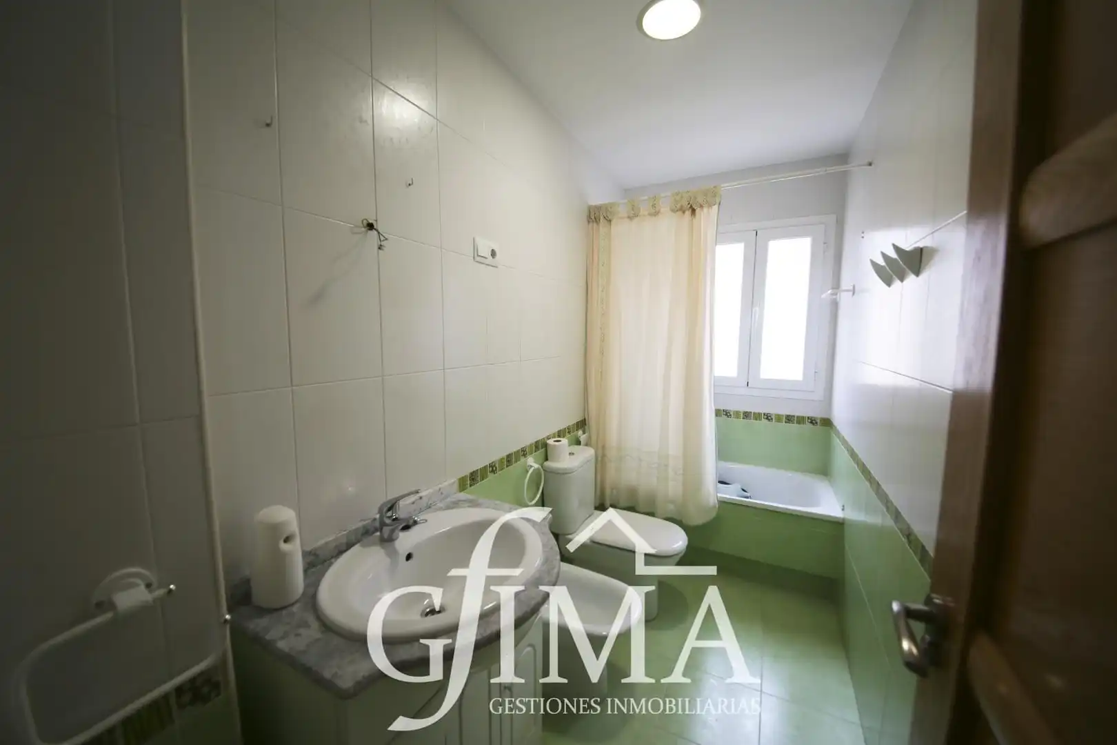 Bathroom of Flat for sale in Tomelloso  with Heating and Balcony