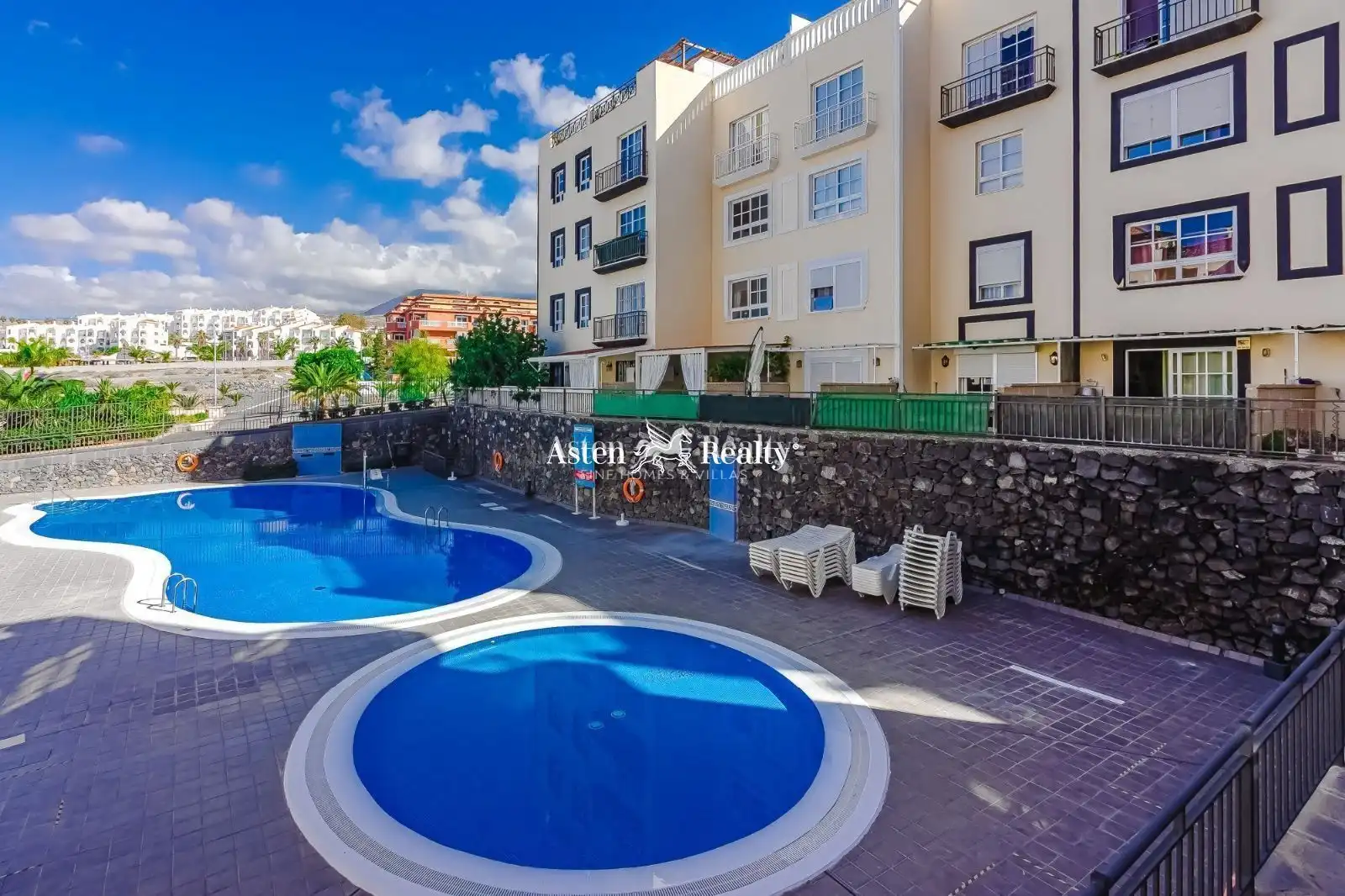 Außenansicht von Dachboden zum Verkauf in Adeje mit Terrasse, Schwimmbad und Möbliert