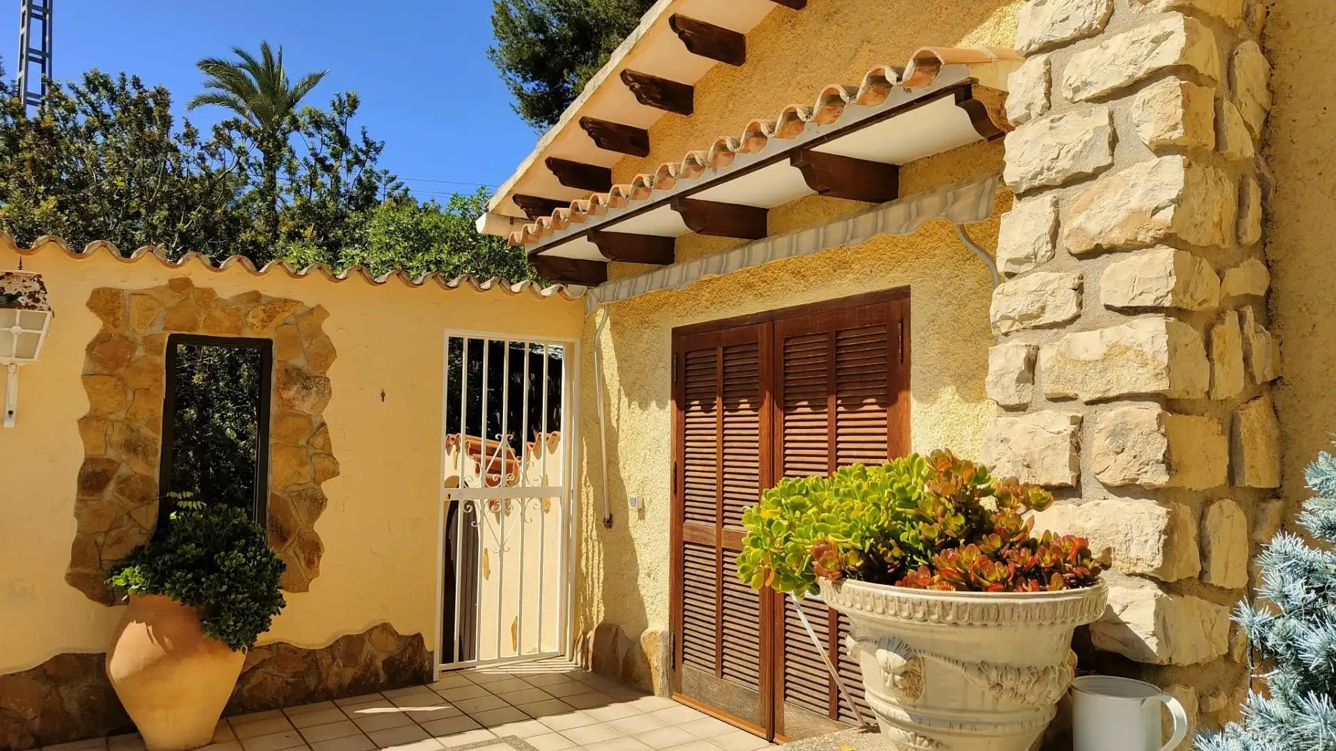 Vista exterior de Casa o chalet en venta en Moraira con Aire acondicionado, Jardín privado y Terraza