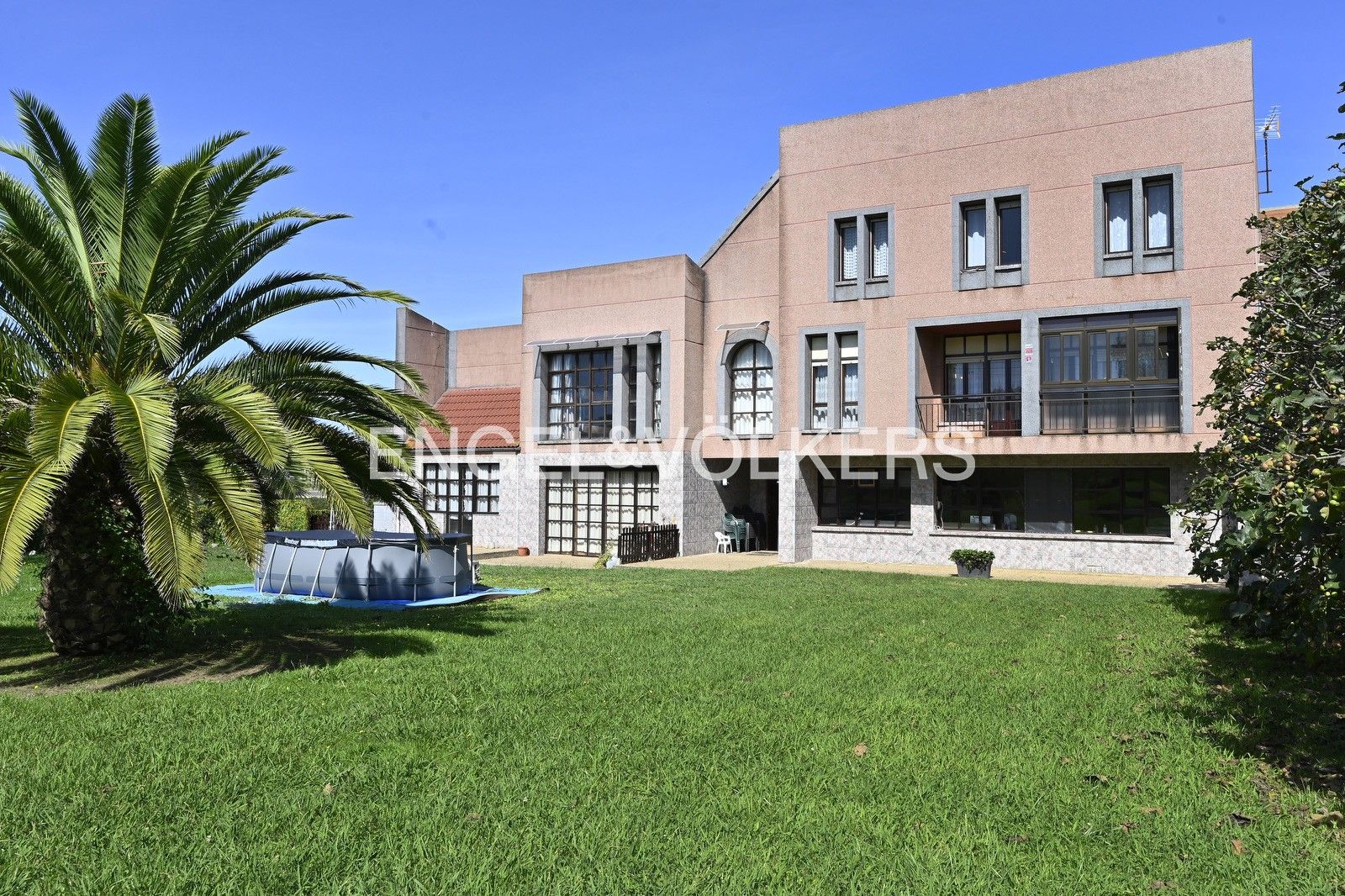 Exterior view of House or chalet for sale in Santander  with Air Conditioner, Heating and Private garden