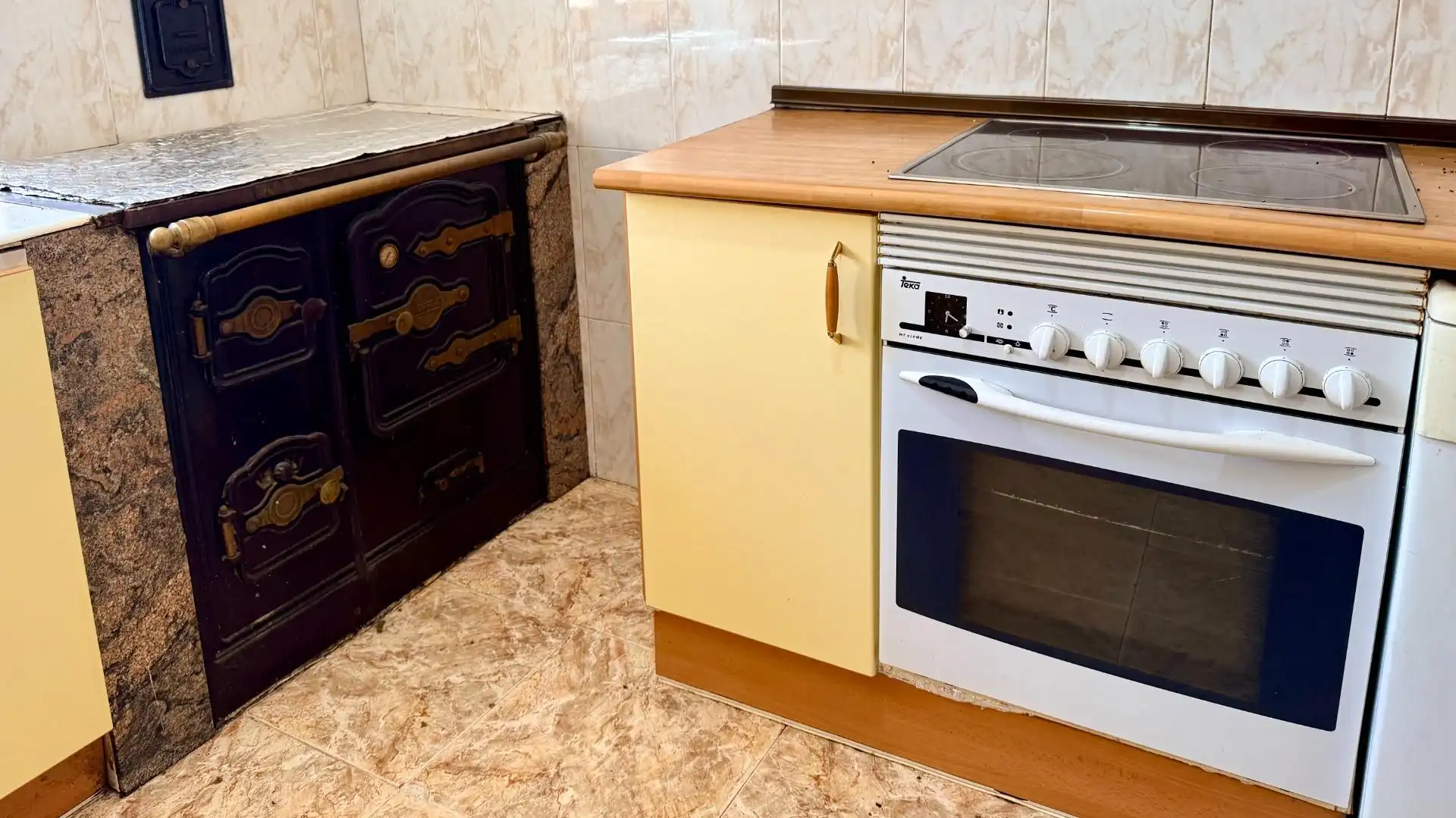 Kitchen of Houses for sale in Viloria  with Heating, Private garden and Furnished