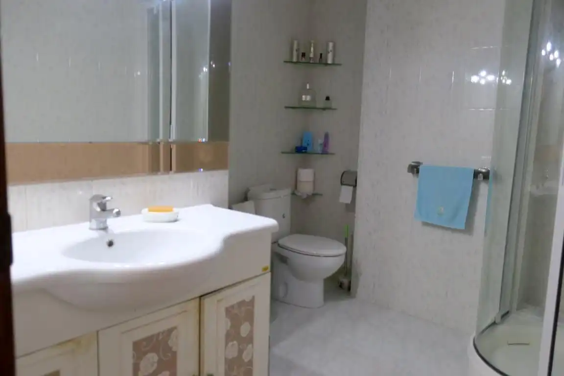 Bathroom of Flat for sale in  Pamplona / Iruña  with Heating and Parquet flooring