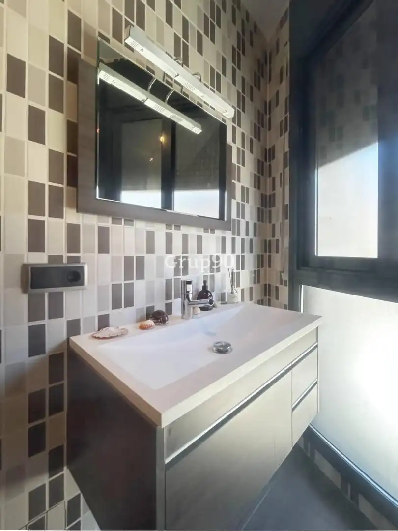 Bathroom of Flat for sale in Albatàrrec  with Air Conditioner, Heating and Parquet flooring