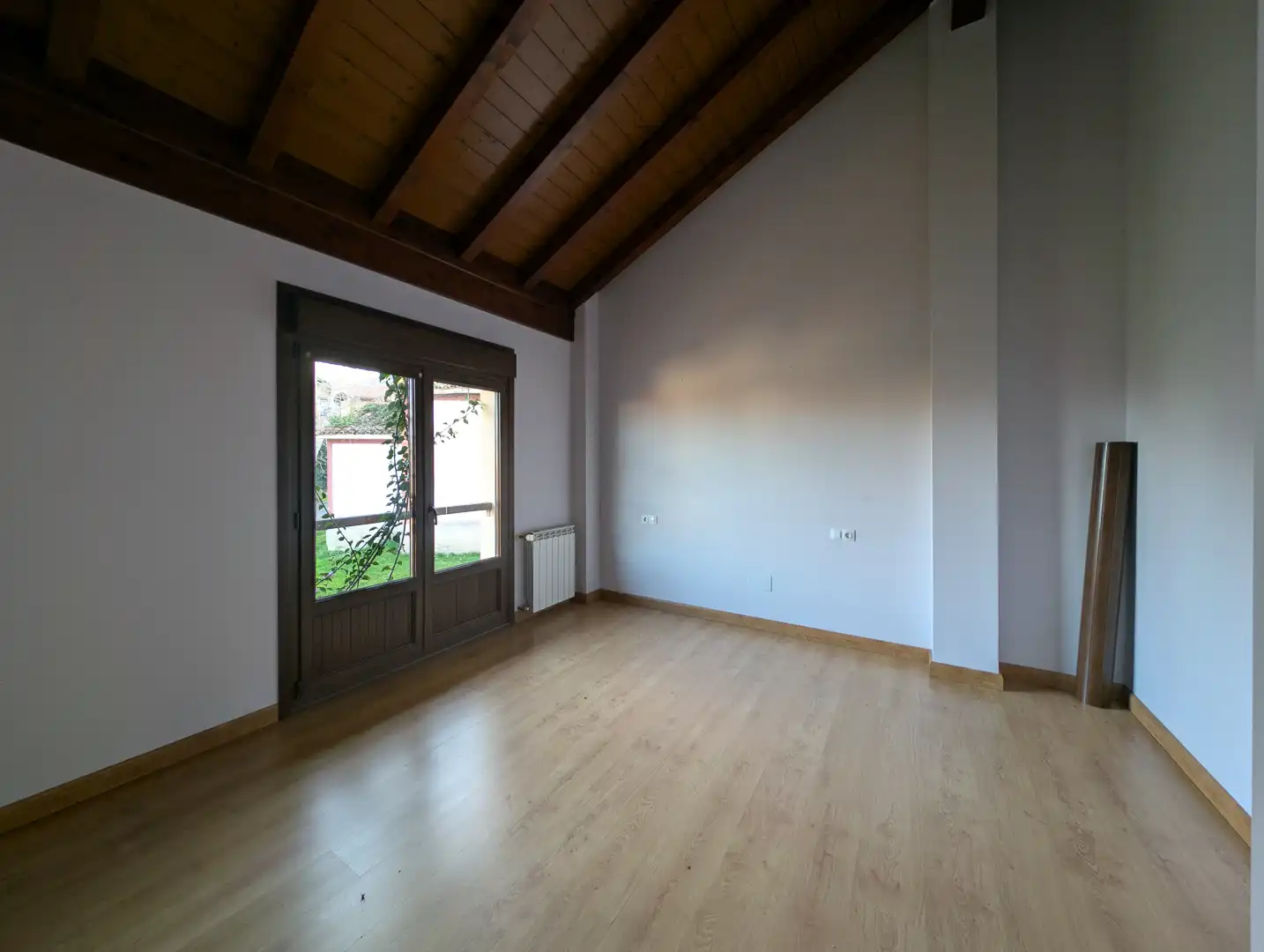 Dormitori de Casa o xalet en venda en Val de San Vicente  amb Calefacció, Terrassa i Traster