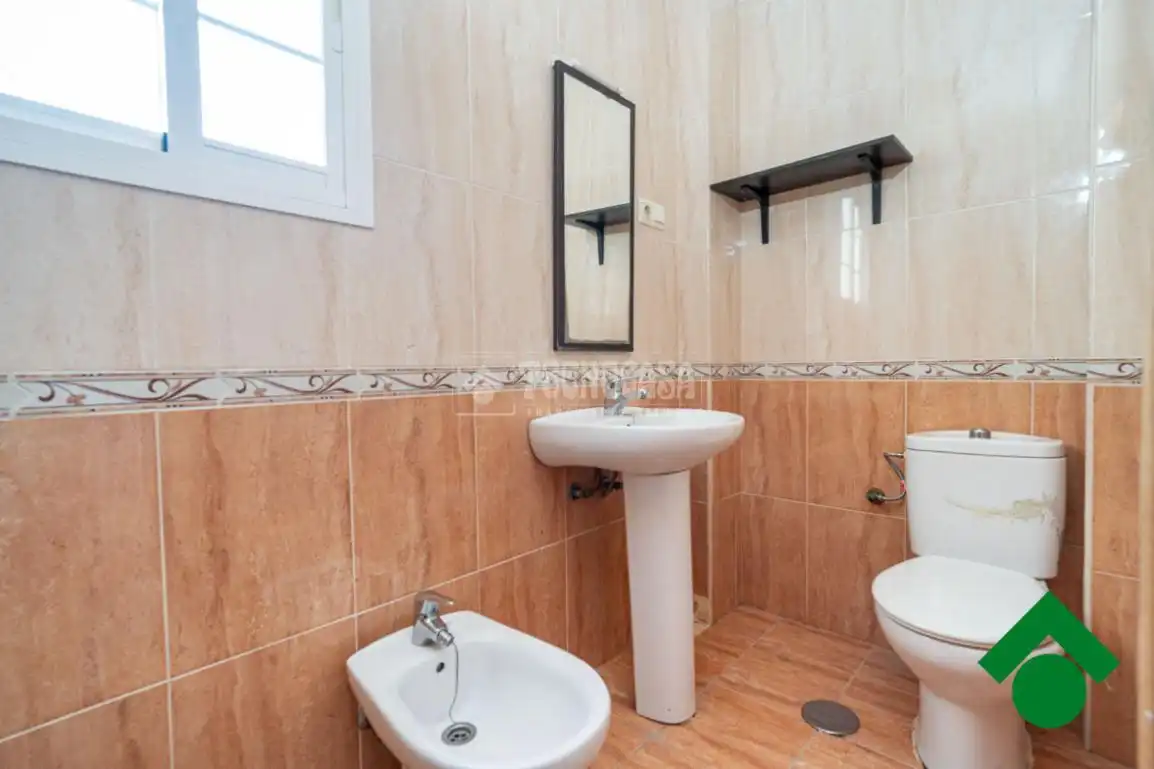 Baño de Piso en venta en Cártama con Terraza y Balcón