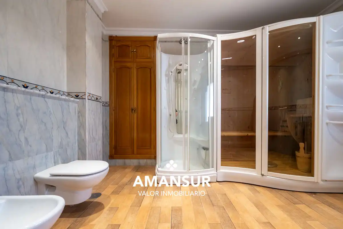 Bathroom of Houses for sale in Islantilla  with Terrace, Swimming Pool and Sauna