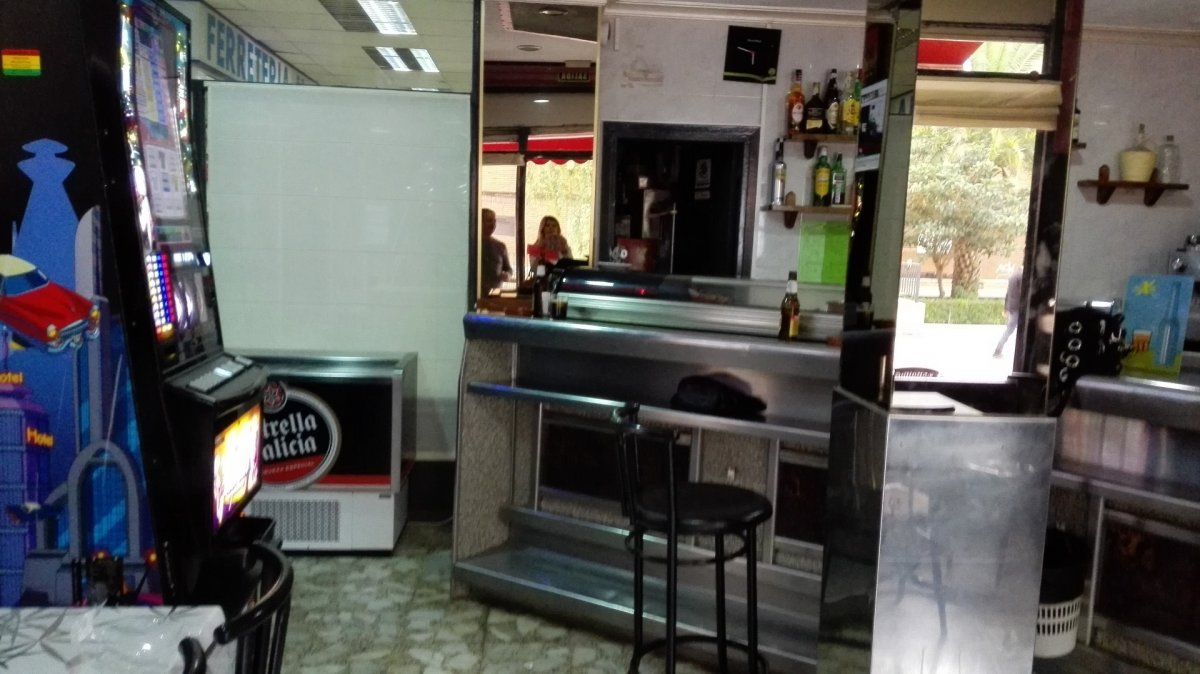 Local en venda en Móstoles amb Aire condicionat i Moblat