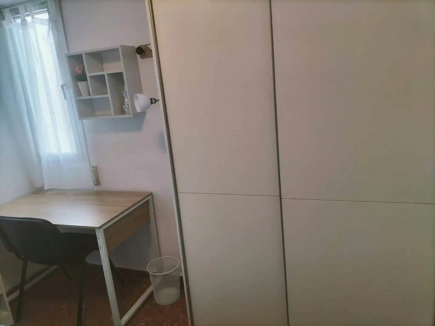 Bedroom of Flat for share in Valencia  with Furnished and Washing machine