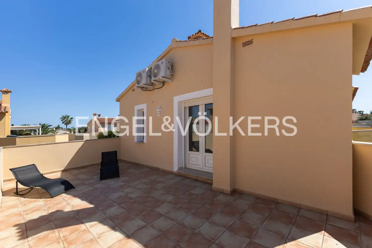 Terraza de Casa o chalet de alquiler en Oliva con Aire acondicionado, Calefacción y Jardín privado