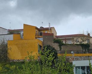 Vista exterior de Edifici en venda en Cabanillas del Campo