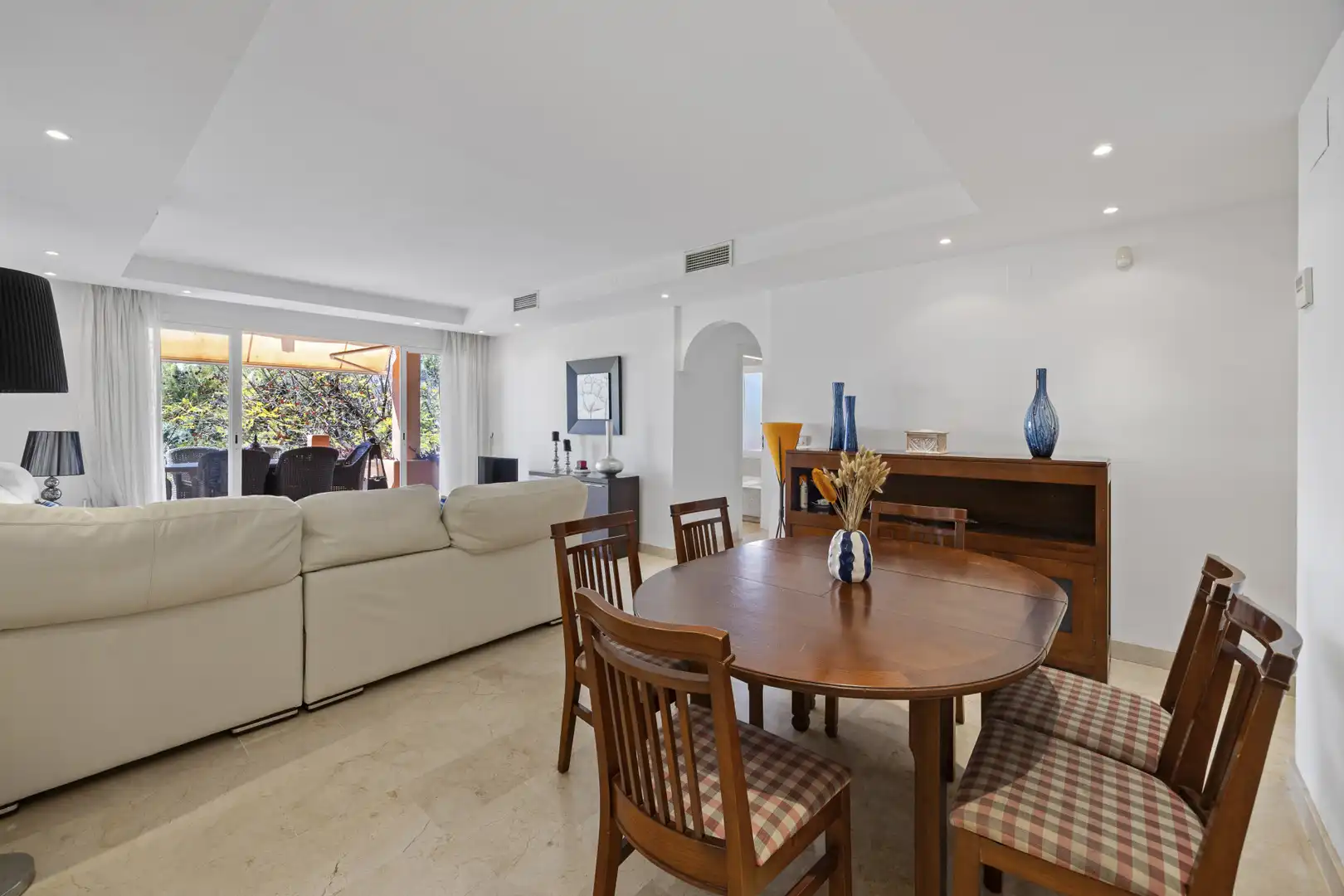 Comedor de Apartamento en venta en Marbella con Aire acondicionado, Terraza y Piscina