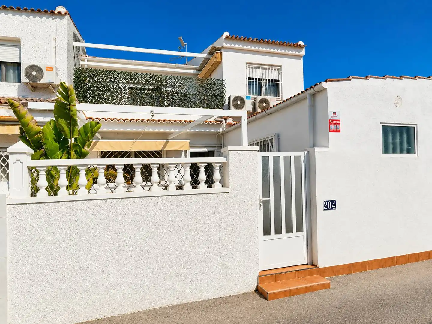 Vista exterior de Dúplex en venta en Torrevieja con Amueblado