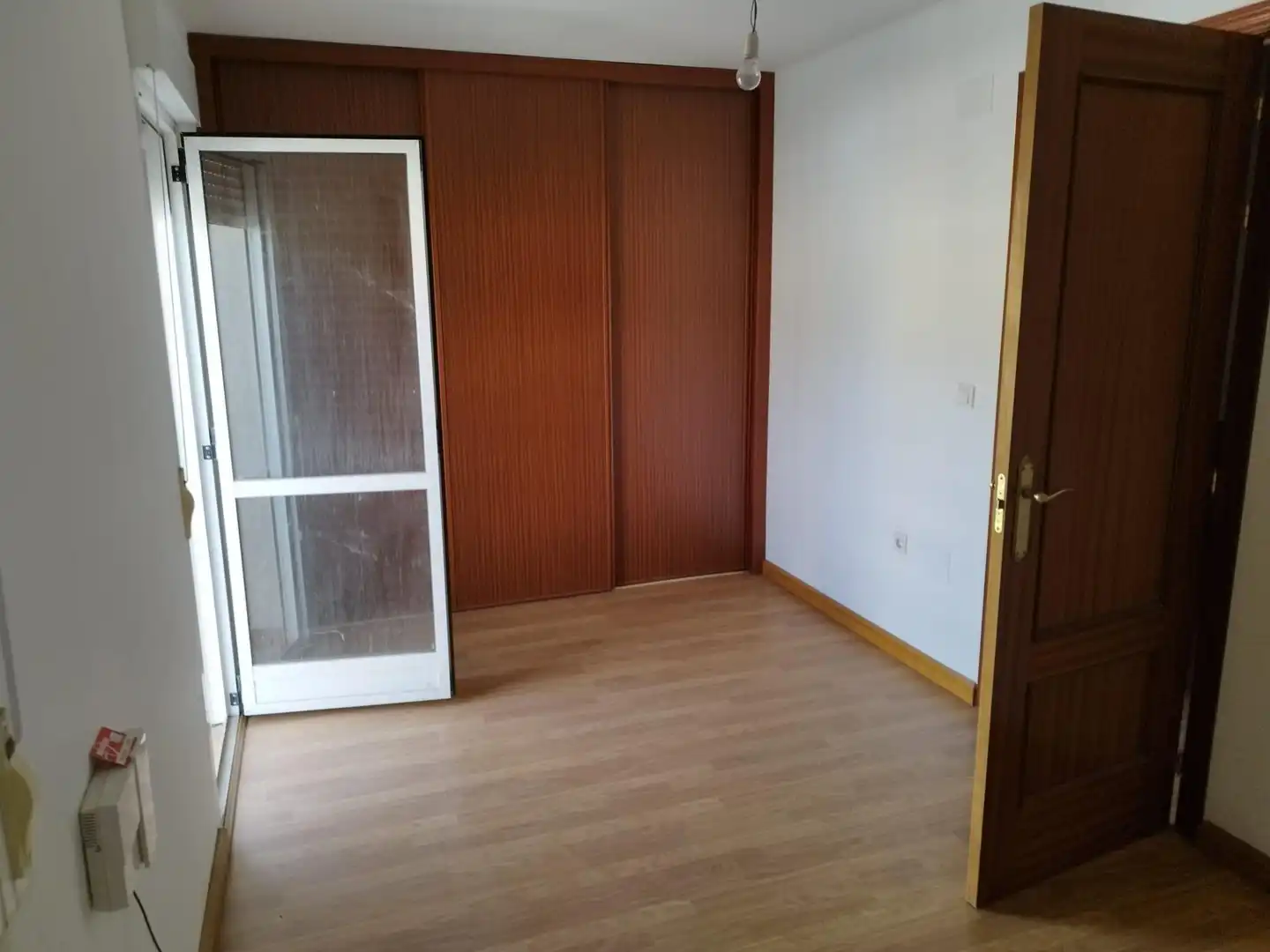 Dormitori de Casa adosada en venda en Congosto amb Jardí privat