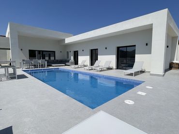Casa con piscina in vendita a Carrer del Garrofer