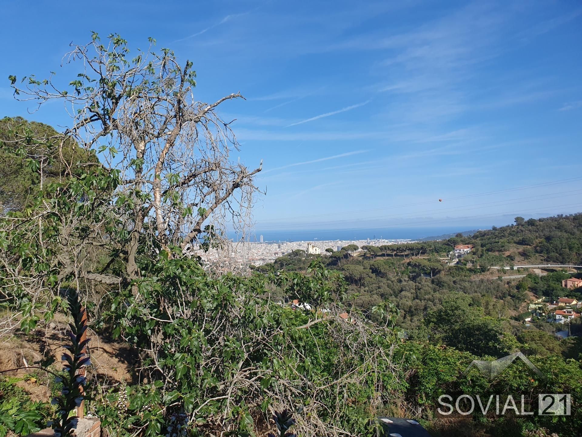 Vista exterior de Casa adosada en venta en  Barcelona Capital con Jardín privado, Terraza y Alarma