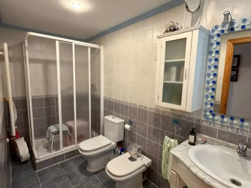 Baño de Piso en venta en Sagunto / Sagunt con Terraza y Balcón