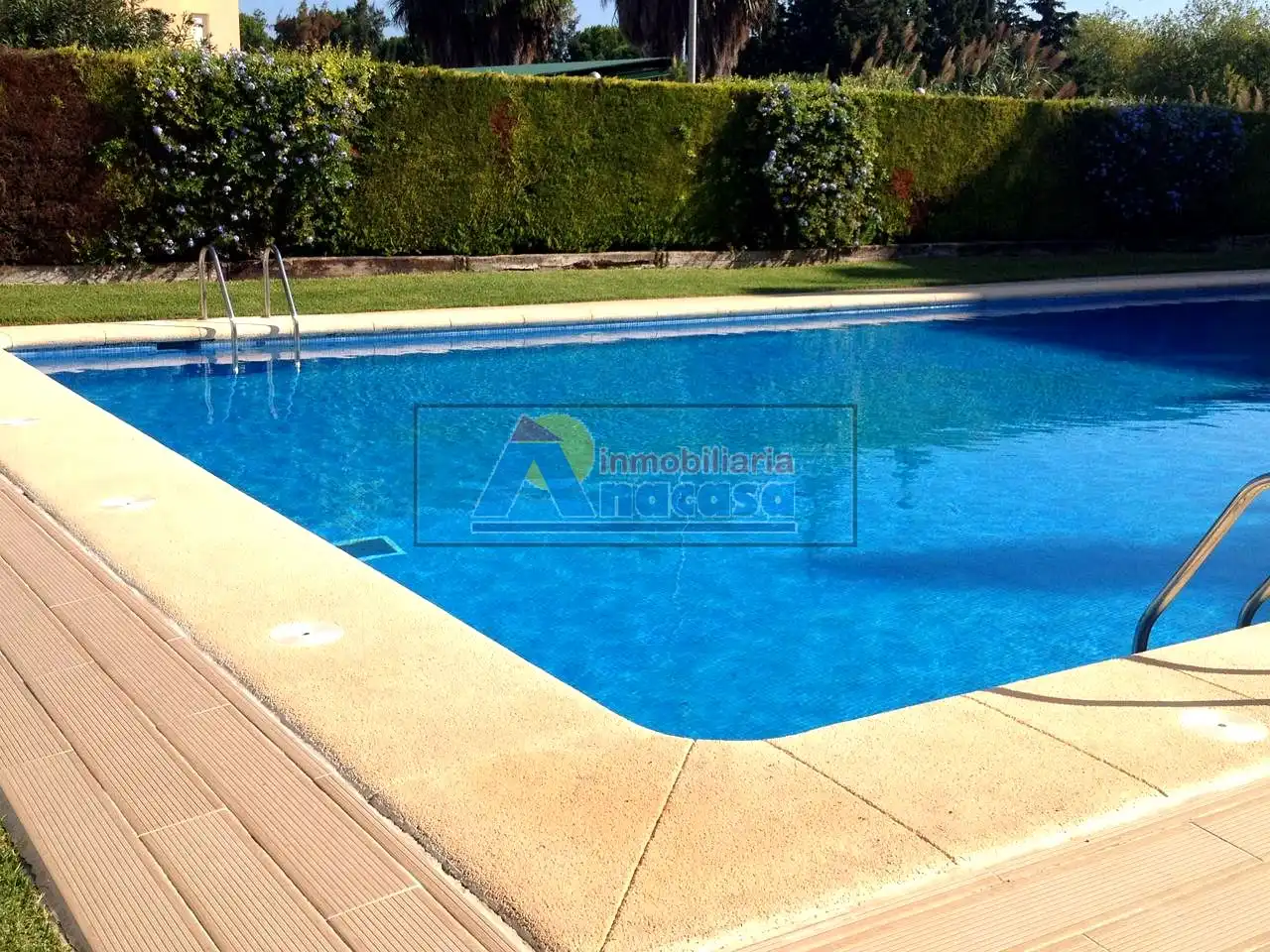 Piscina de Pis de lloguer en Oliva amb Aire condicionat, Terrassa i Moblat
