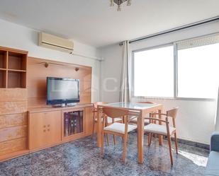 Sala d'estar de Pis en venda en L'Hospitalet de Llobregat amb Calefacció