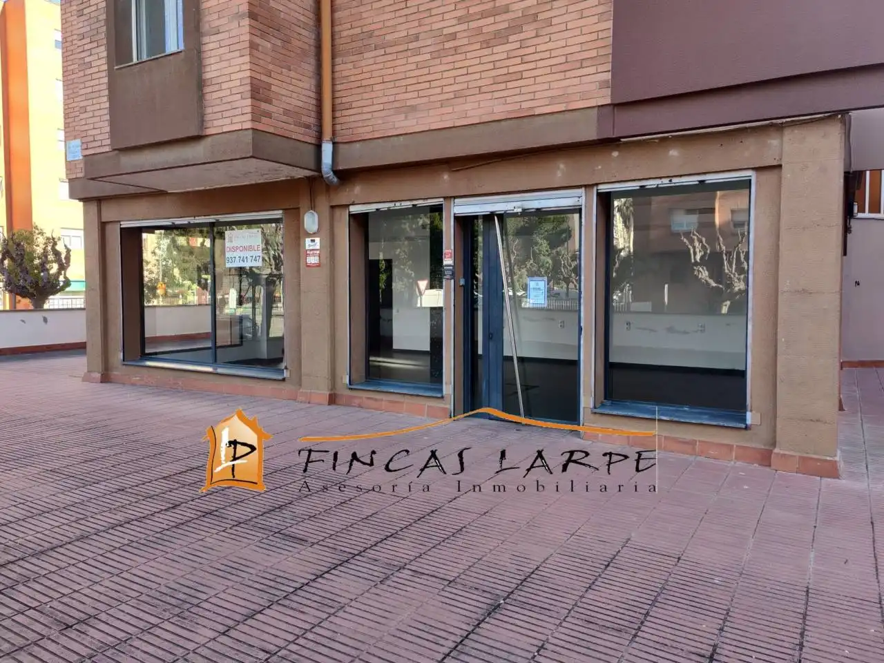 Local comercial en alquiler en Calle CORBERA DE LLOBREGAT, imagen 2