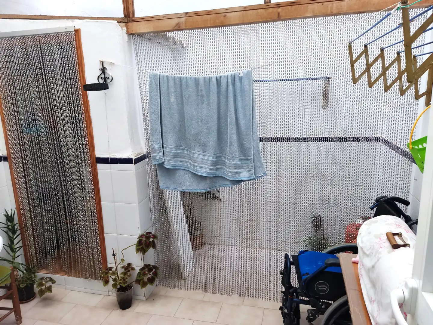 Baño de Casa adosada en venta en Benifairó de la Valldigna con Aire acondicionado, Calefacción y Trastero