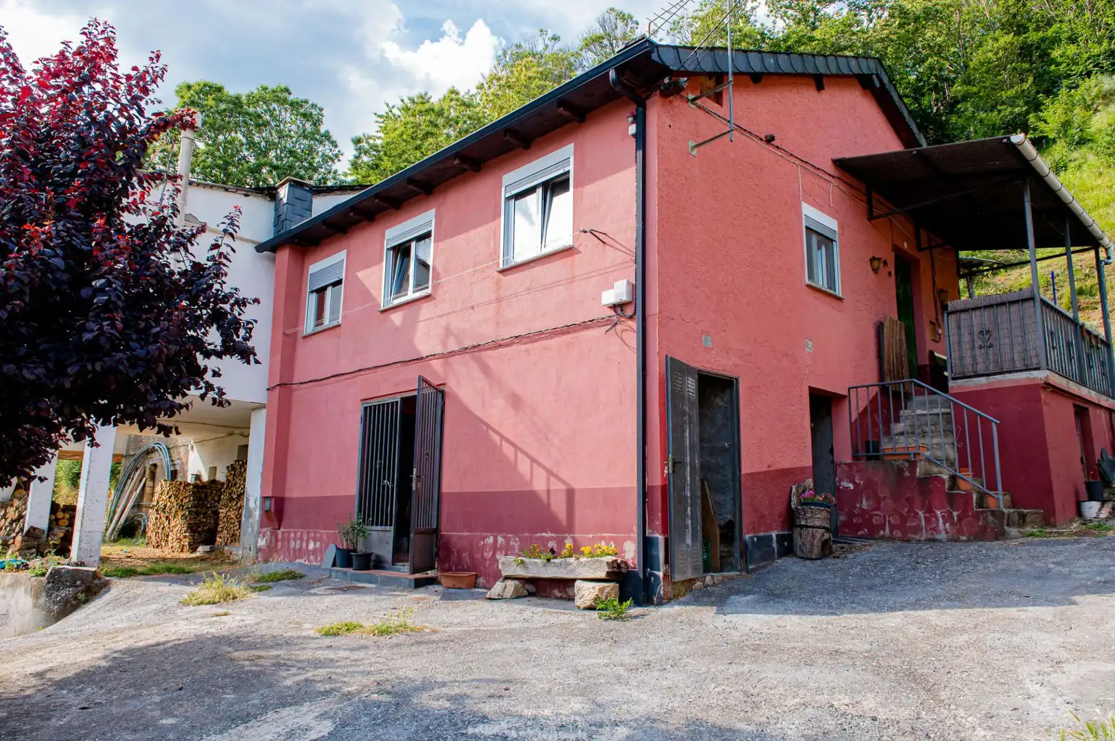 Vista exterior de Casa o chalet en venta en Vega de Valcarce con Calefacción, Jardín privado y Terraza