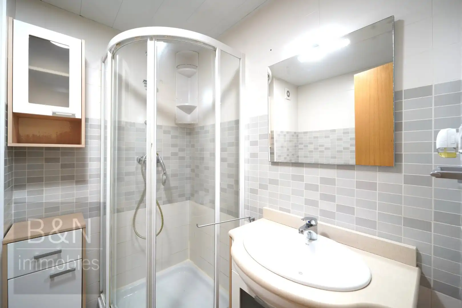 Bathroom of Flat for sale in Terrassa  with Air Conditioner, Heating and Balcony
