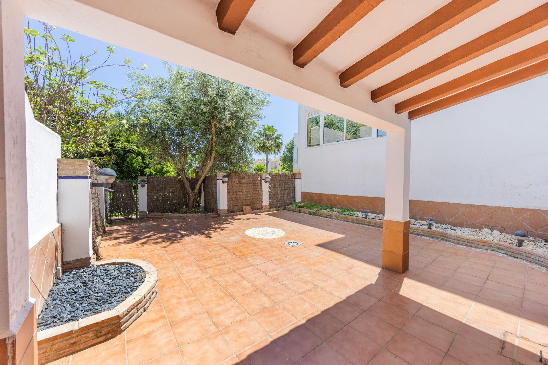 Garden of Single-family semi-detached for sale in La Alcaidesa  with Air Conditioner, Private garden and Terrace