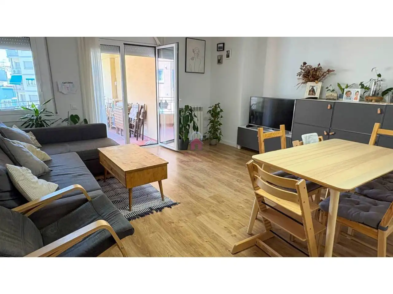 Sala d'estar de Pis en venda en Terrassa amb Calefacció i Balcó