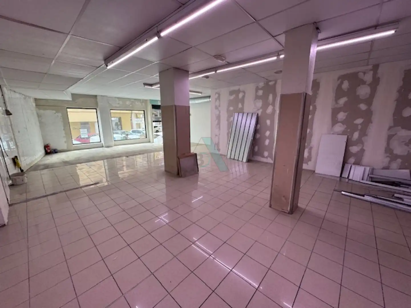 Business premises to rent in Llanes - Román Romano, imagen 11